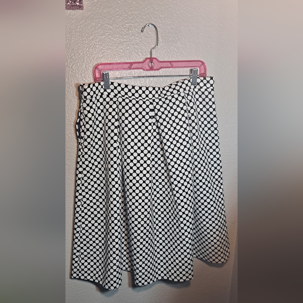 7th Ave New York & Company Skirt with pockets || Size 14 || Black & White💖 - Picture 3 of 6